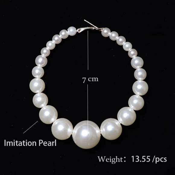 Pearl World | White Pearl Circle Hoop Earrings - Picture 4 of 5